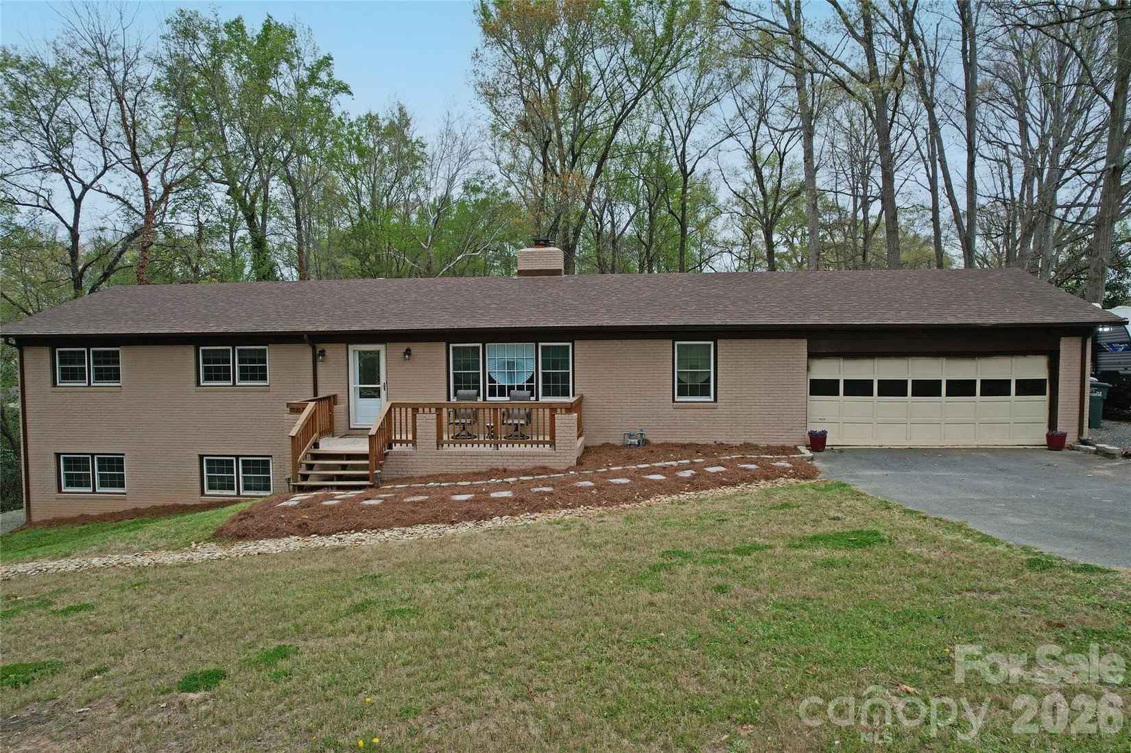 604 Sunnybrook Dr  
