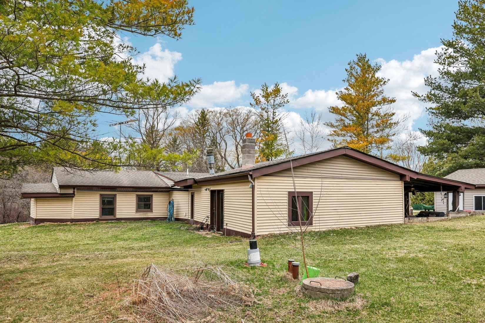 N1573 County Road H -  