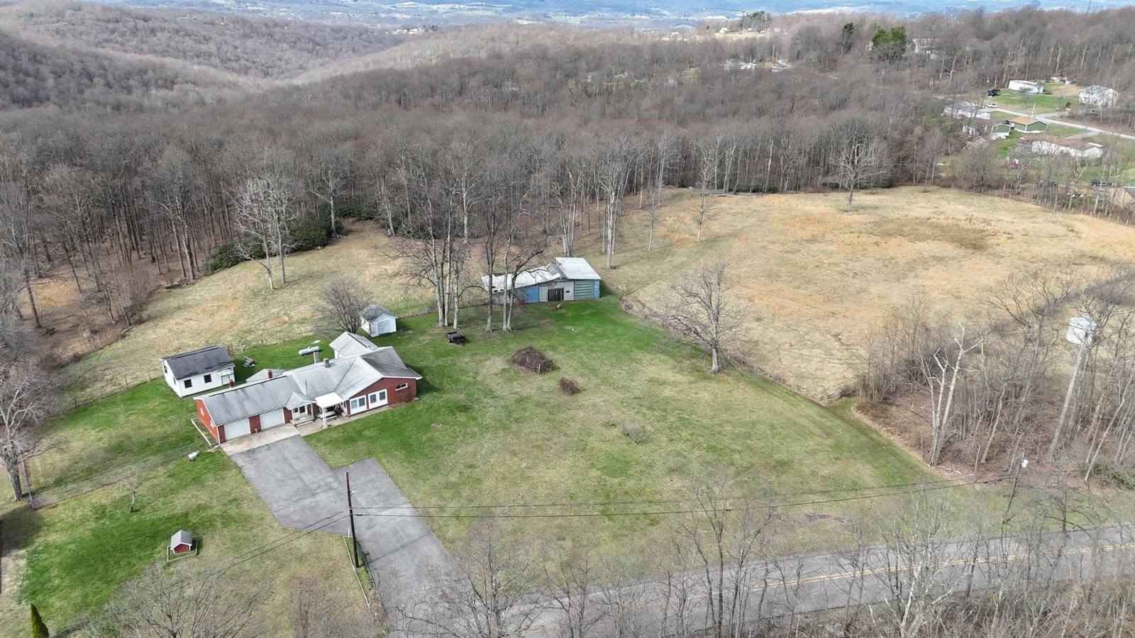 2104 Summers School Rd  