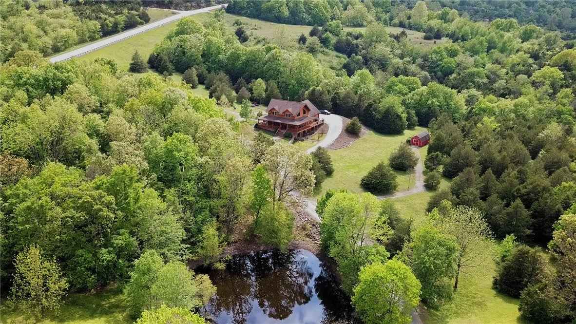8200 Hwy 221  