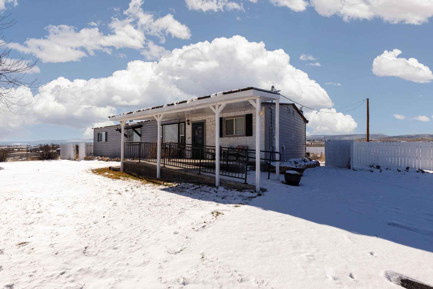 1135 N US-89  