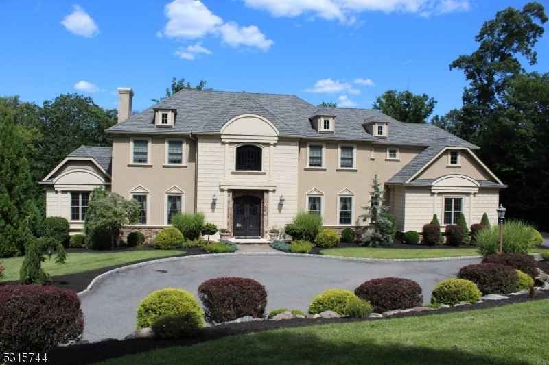 8 Pineview Ln  
