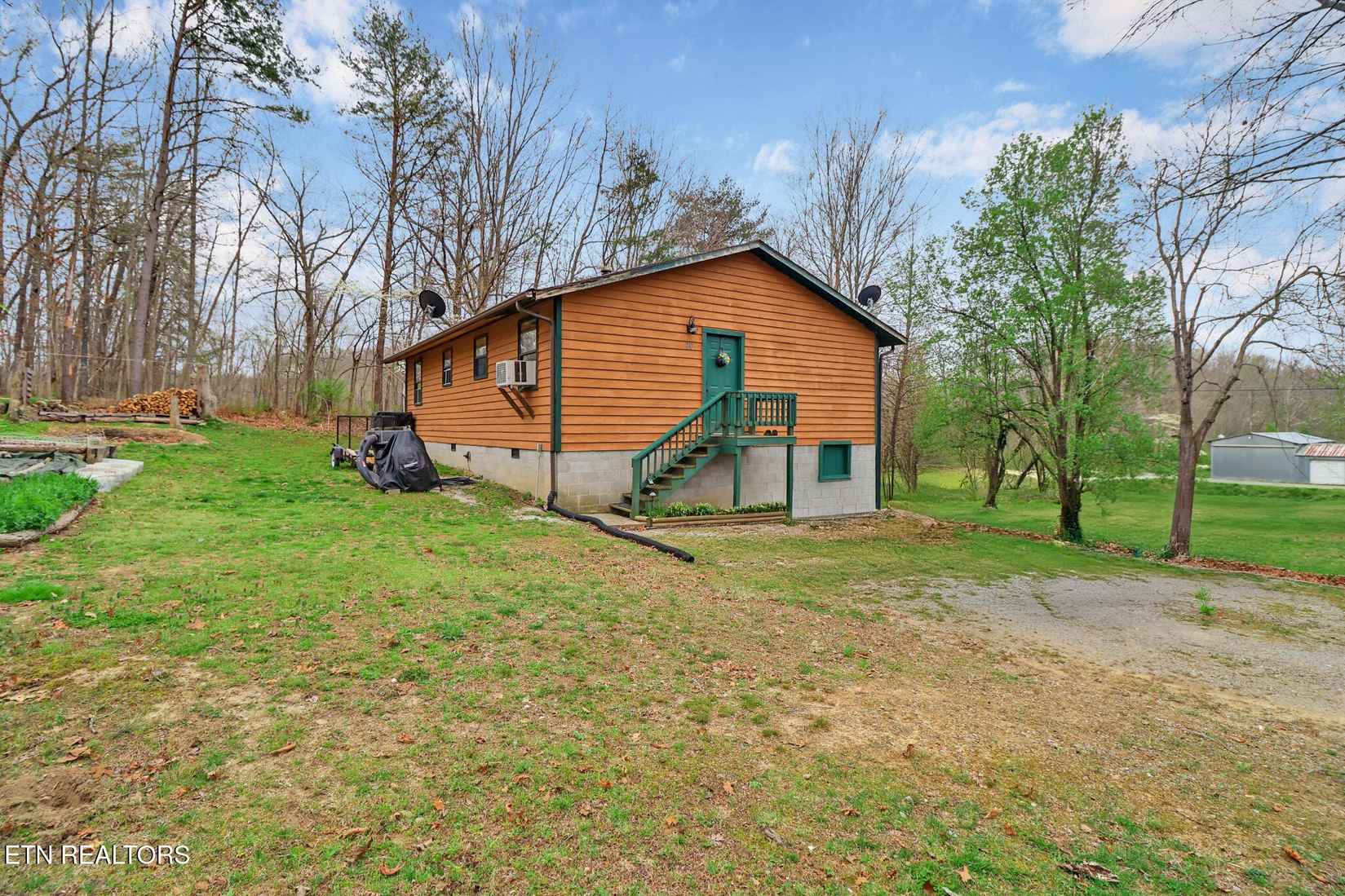 70 Linger Lake Dr  