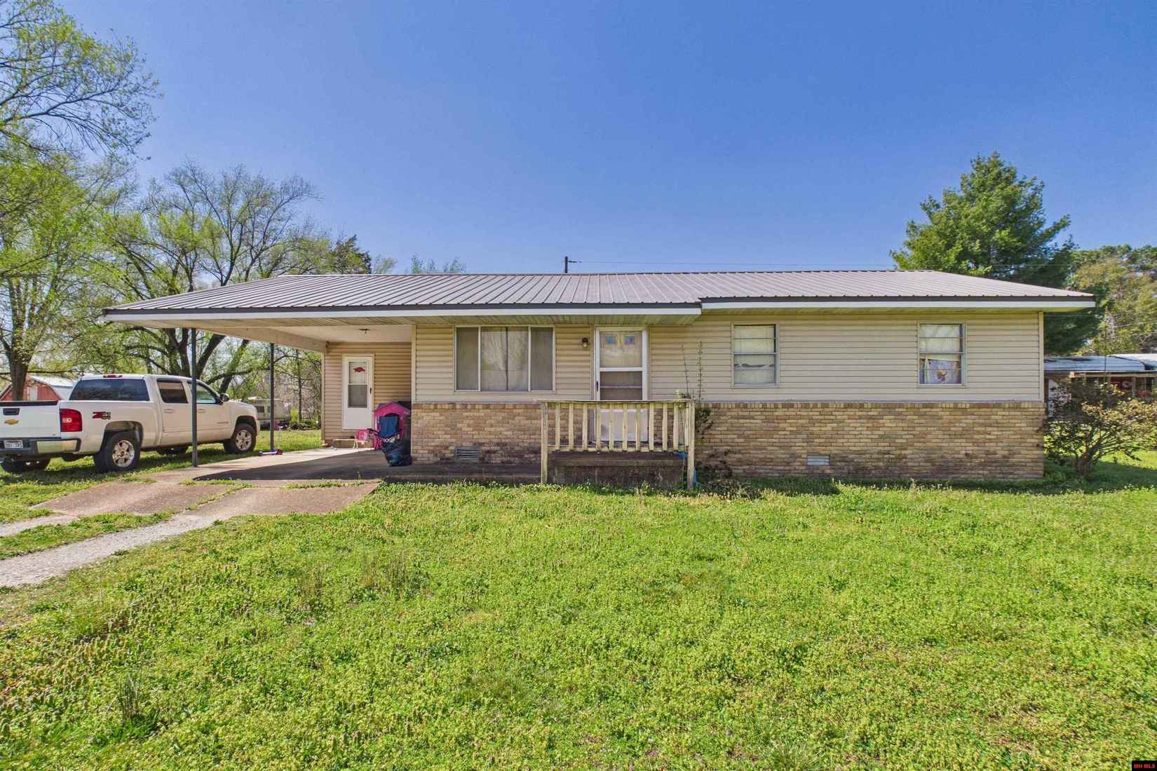 134 N CEDAR St  