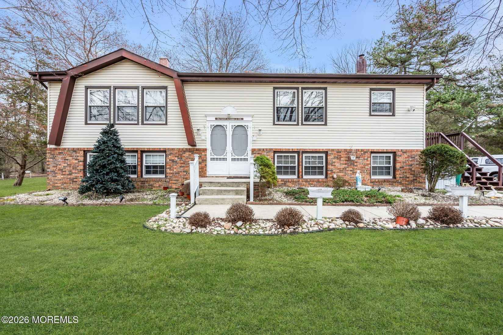 1201 Seminole Dr  