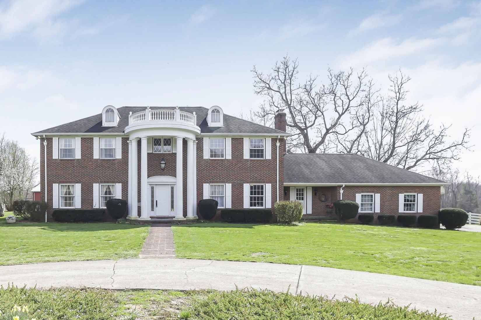 6711 Lancaster New Lexington Rd SE  