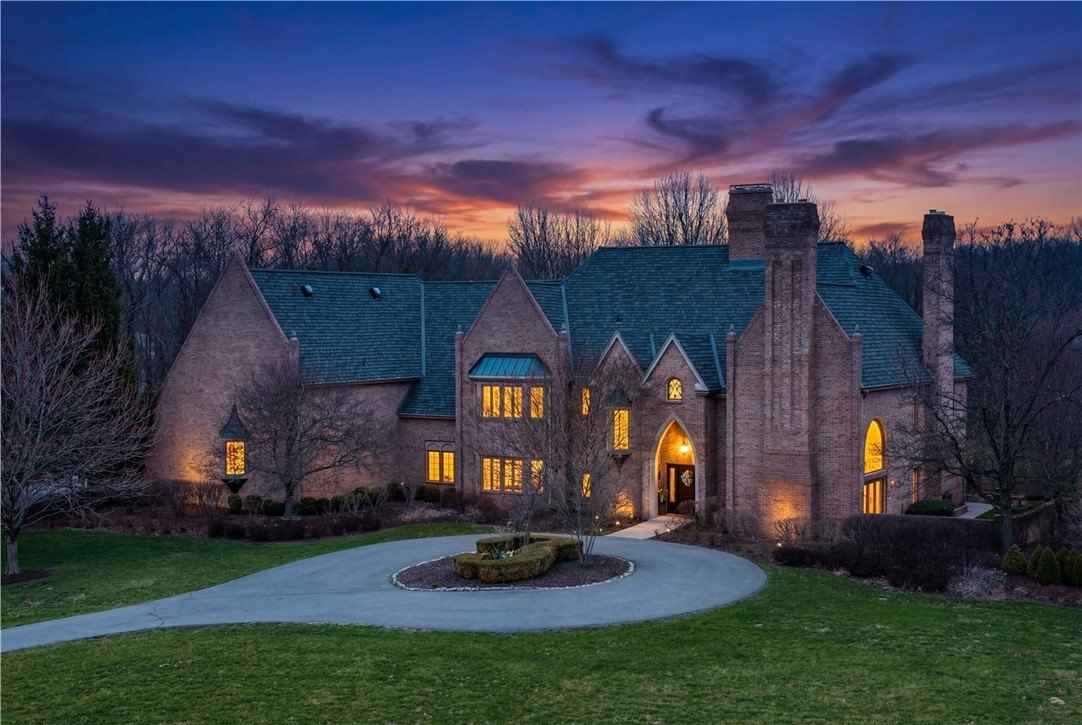 1501 Theodora Ln  