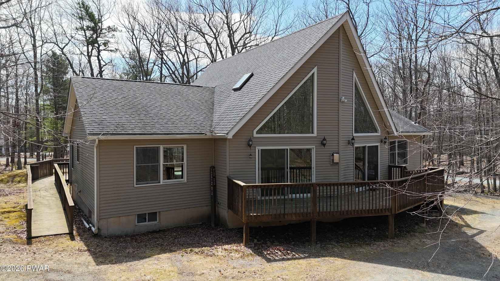 102 Loveland Dr  