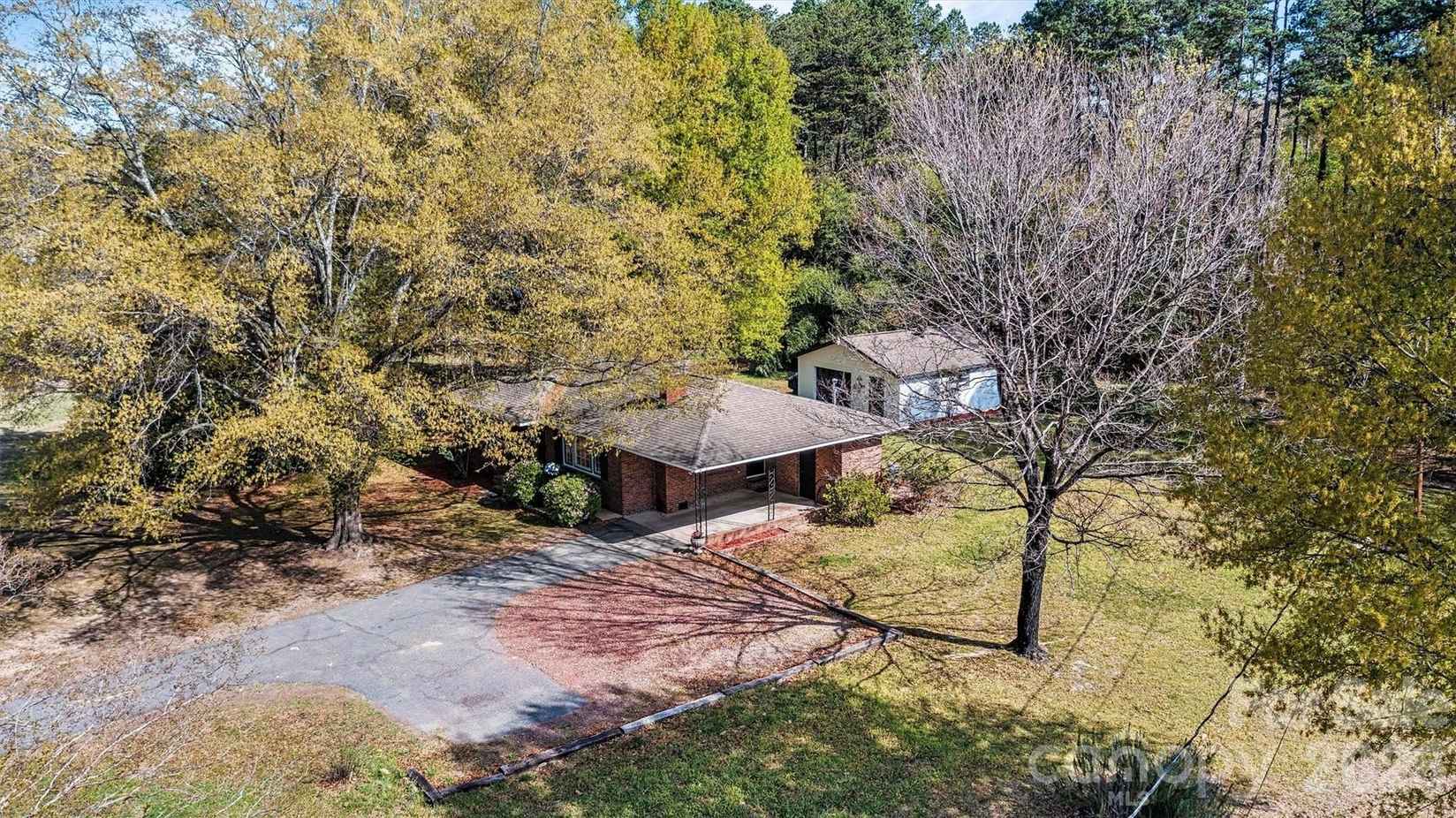 5329 E Hwy 27  