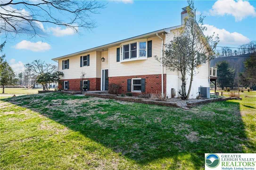 1 Cross Creek Ln  
