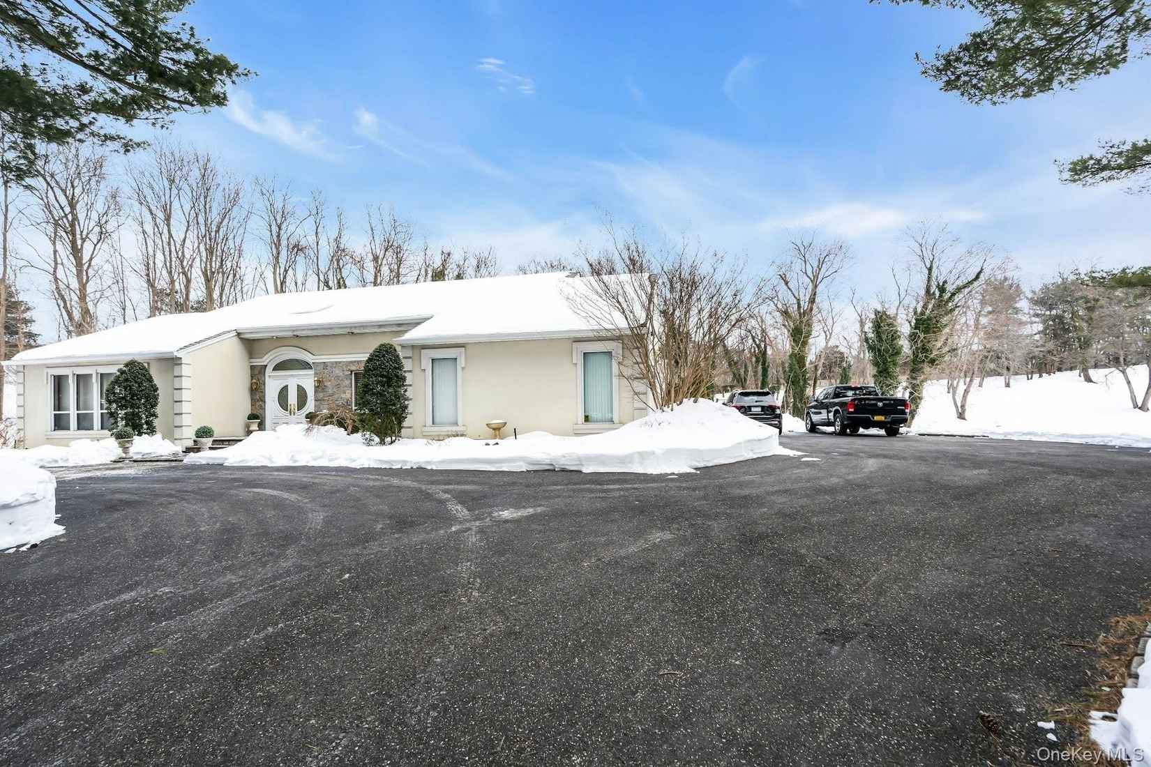 7 Albertson Ln  