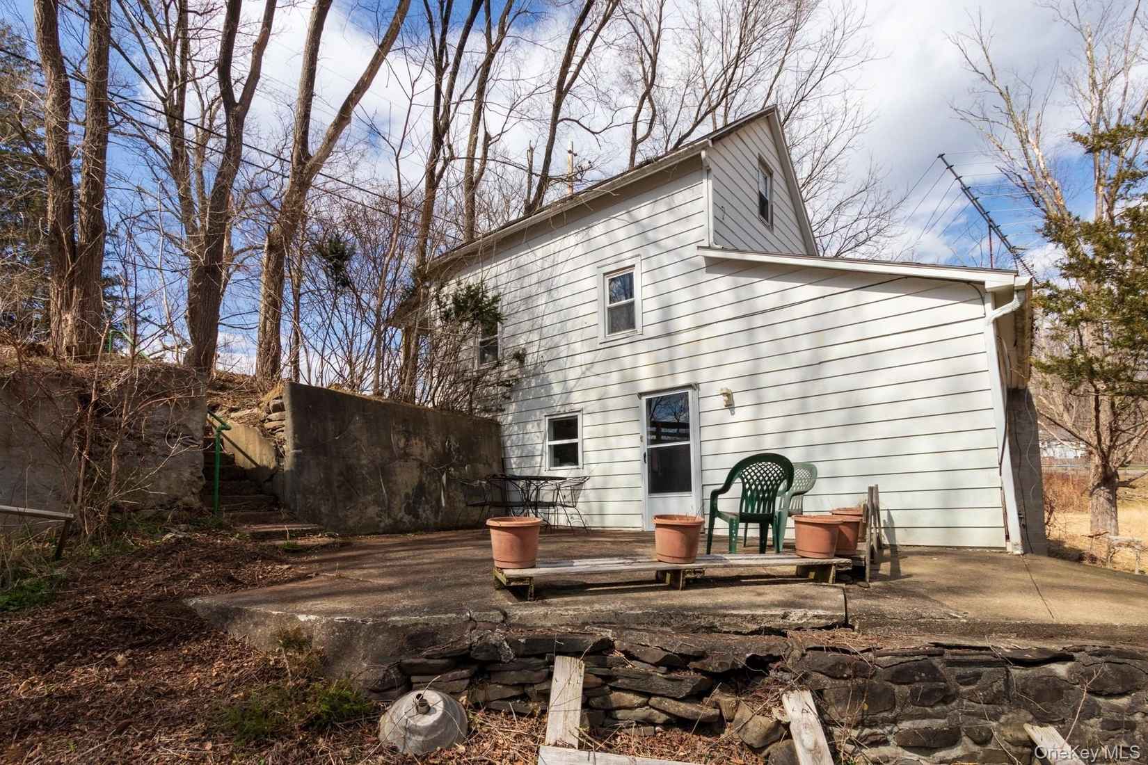 1504 Red Mill Rd  