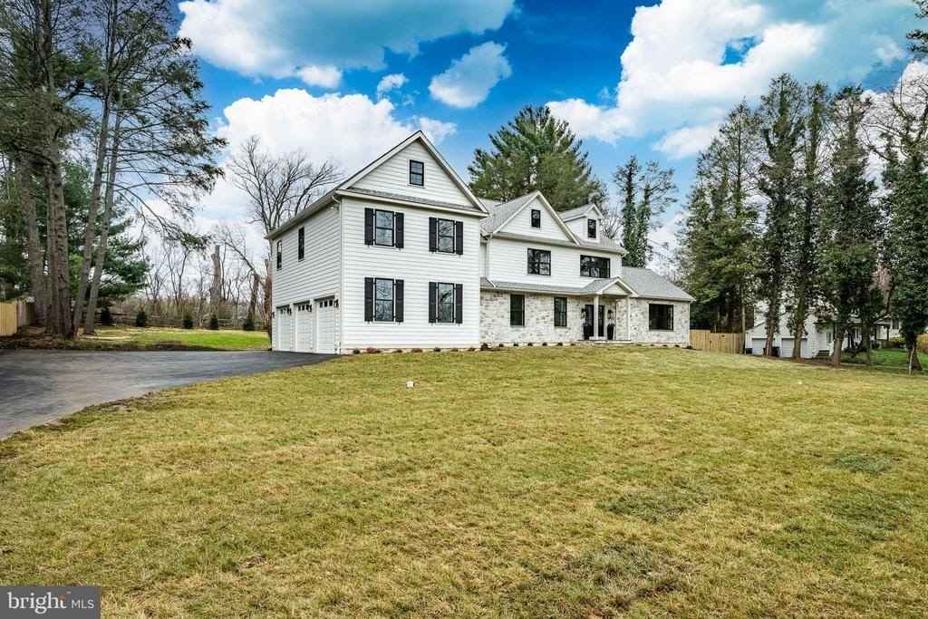 1427 SUGARTOWN Rd  