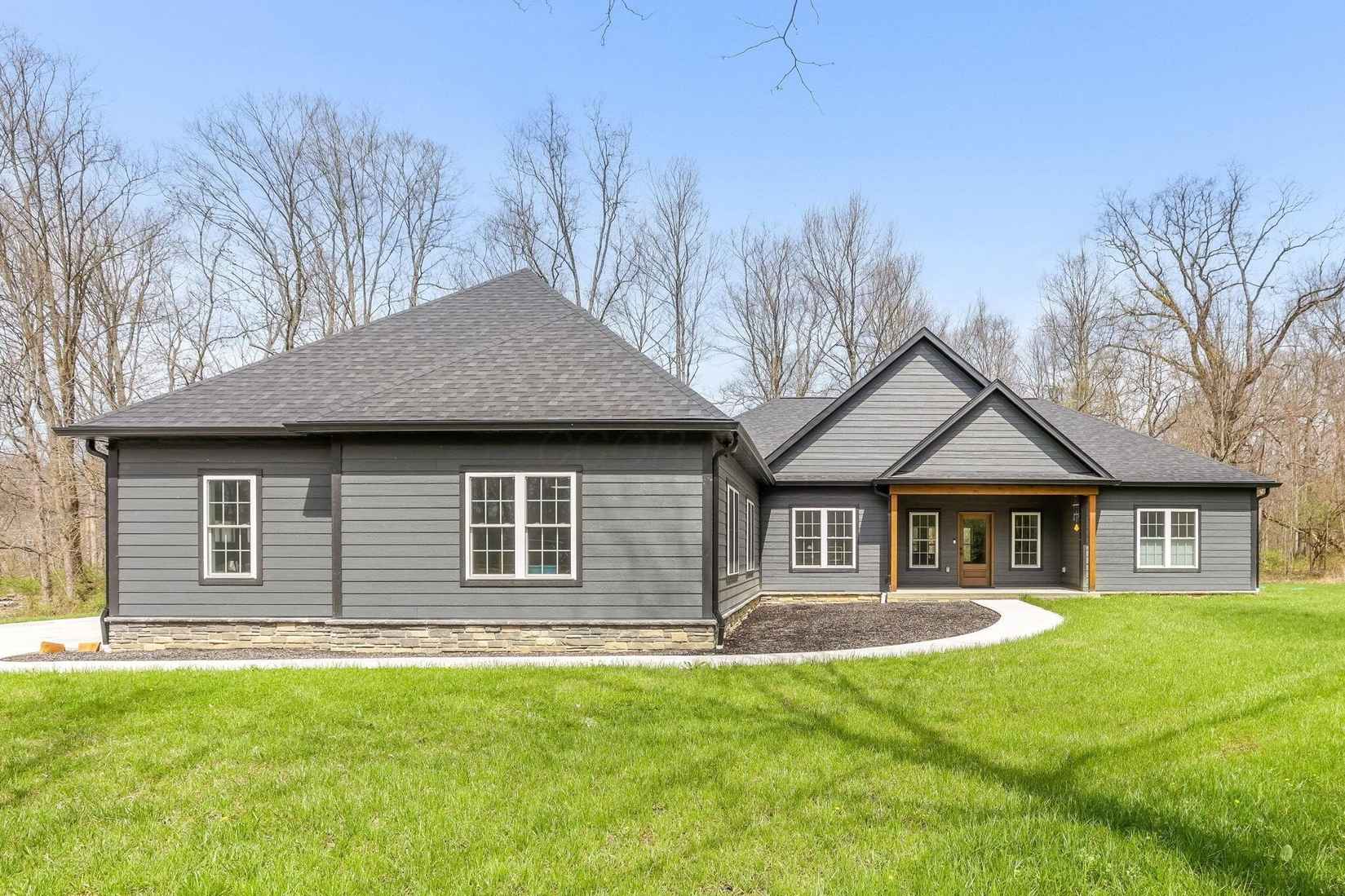 271 Alan Way  