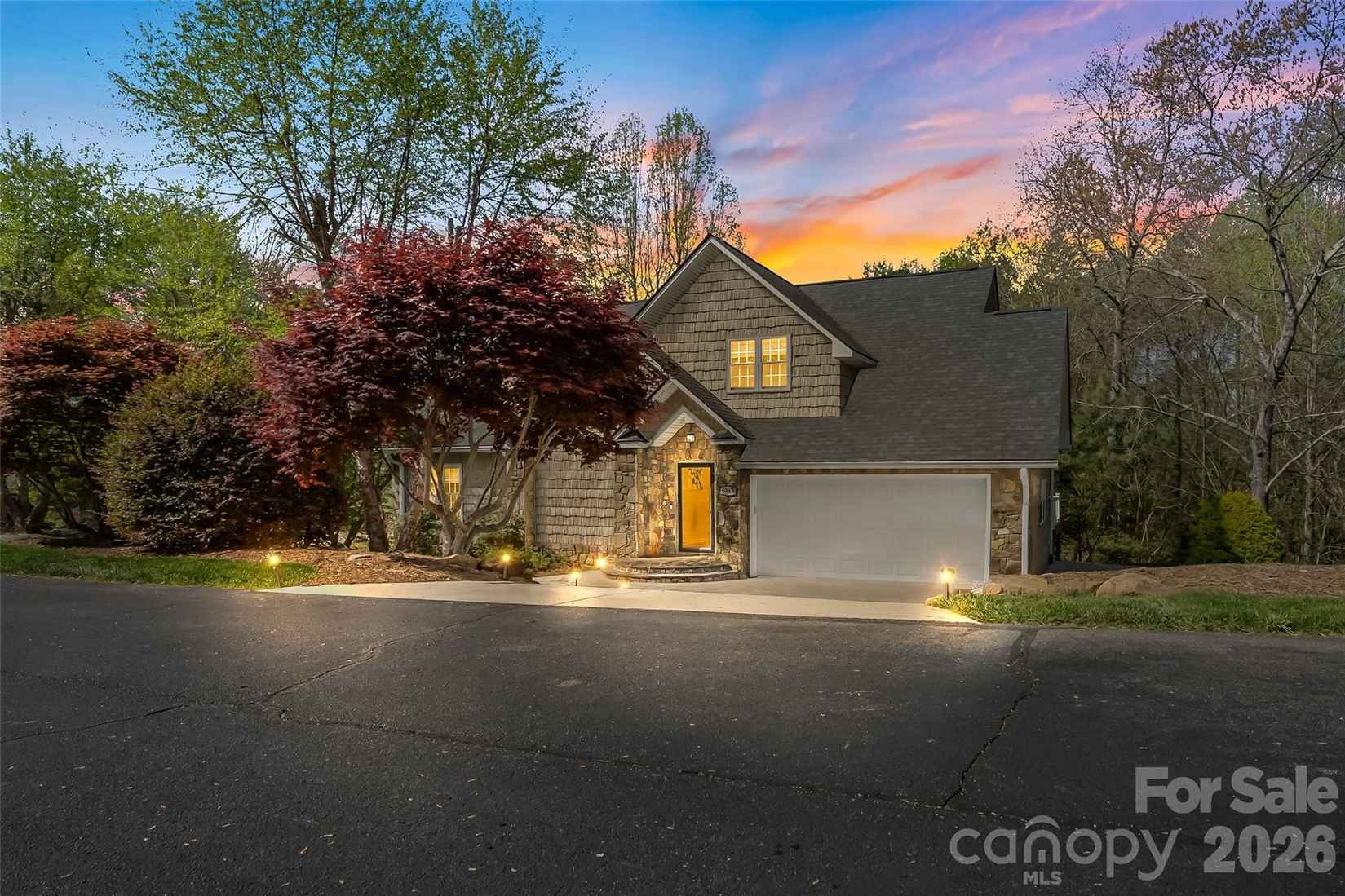 6047 Chaucer Ln  
