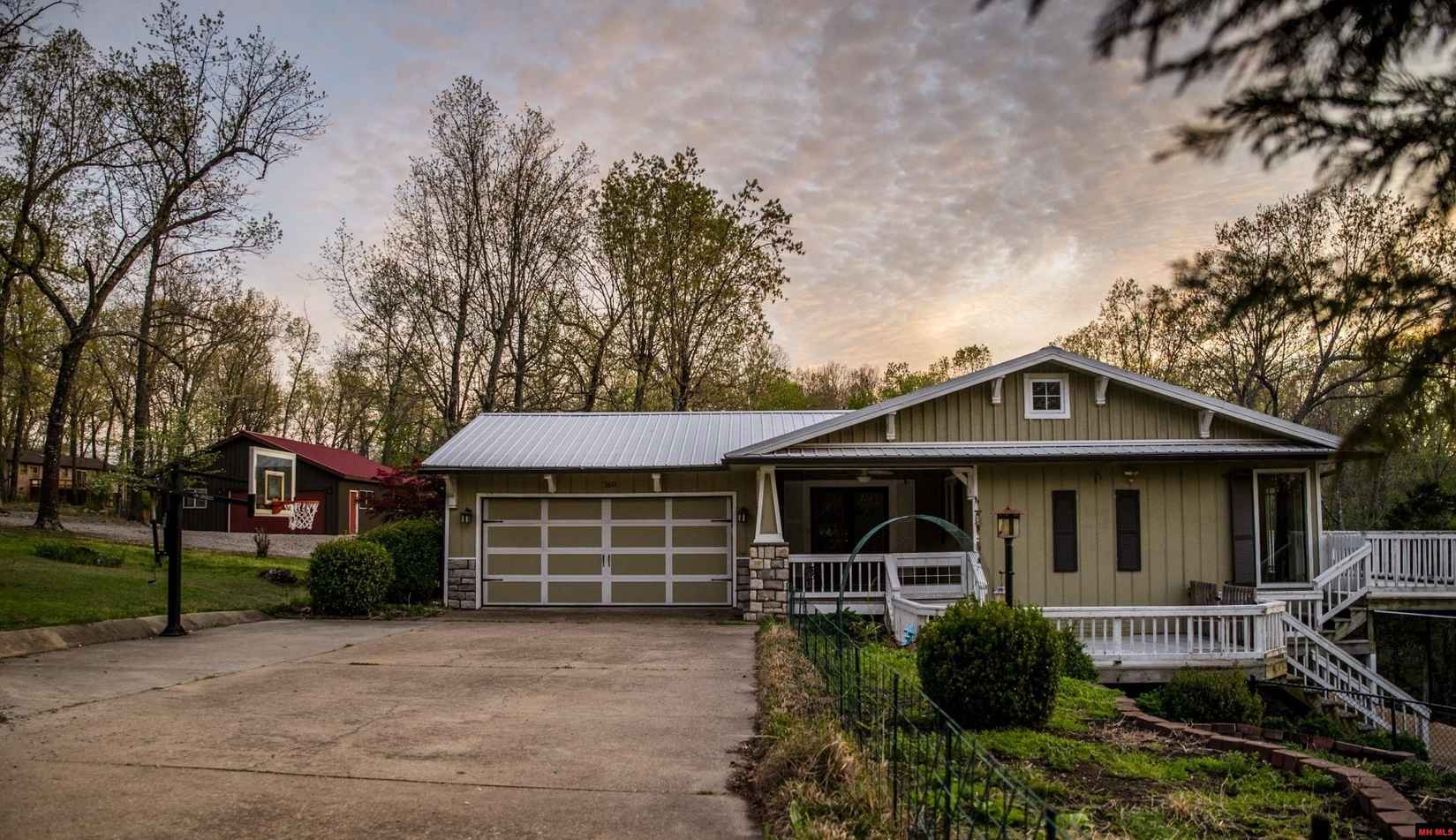 160 WESTCOTT Dr  