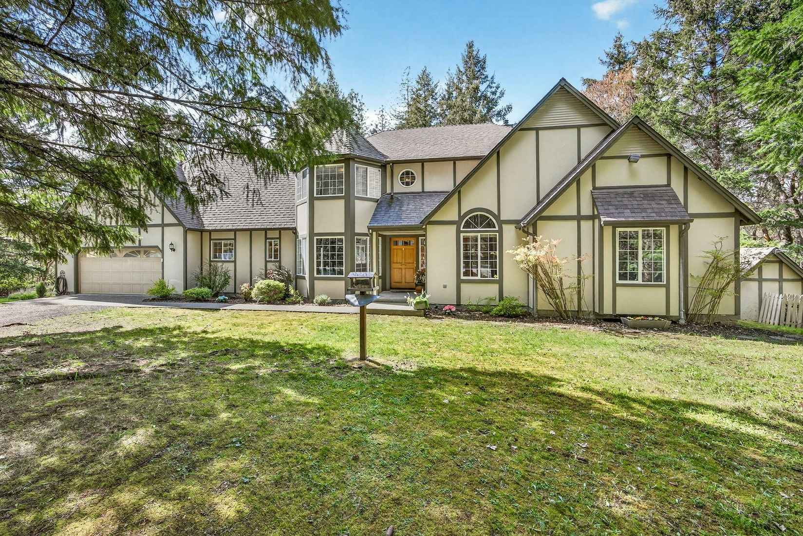 221 Hidden Valley Ln  