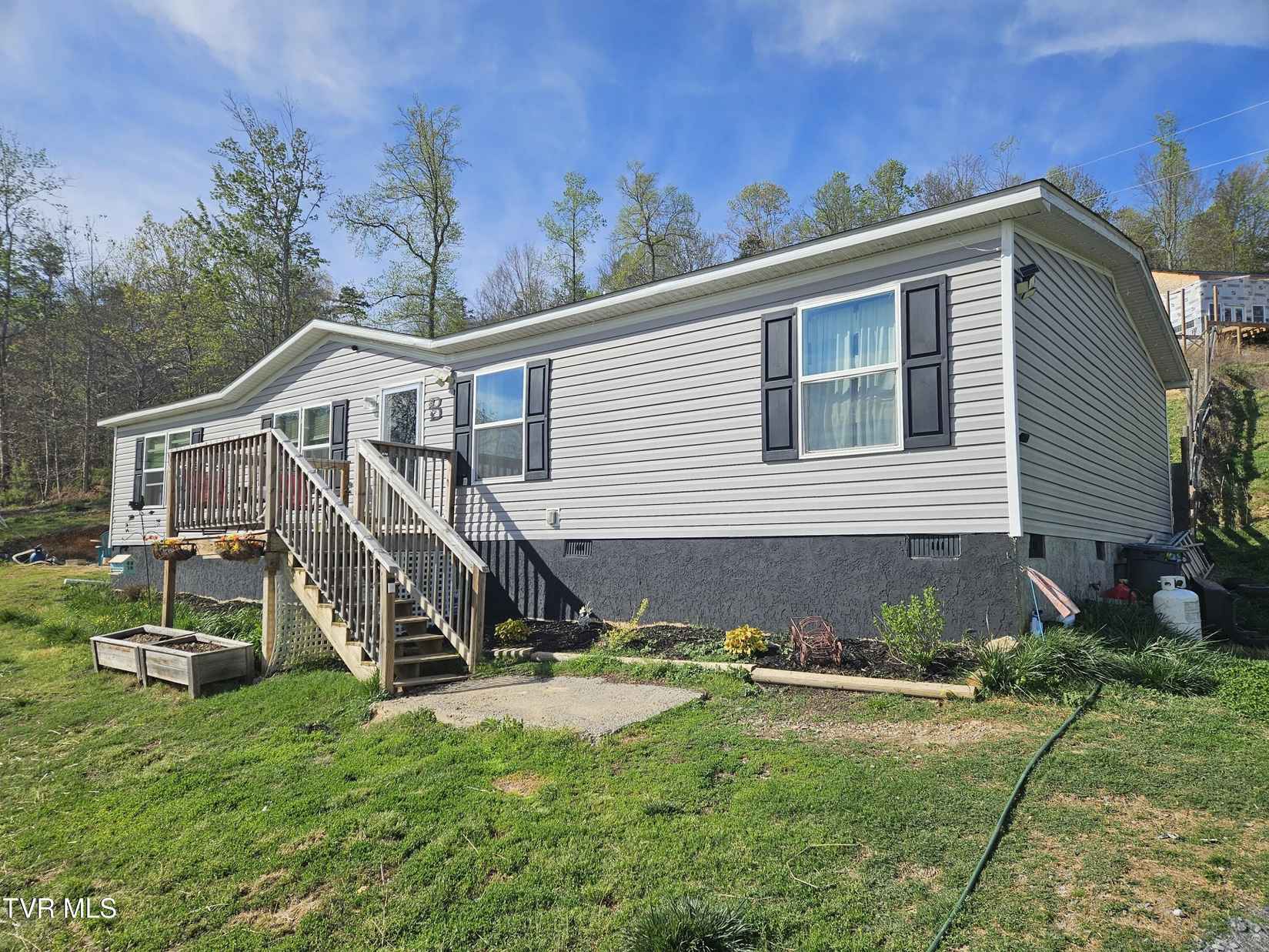 1029 Red Bud Ln  