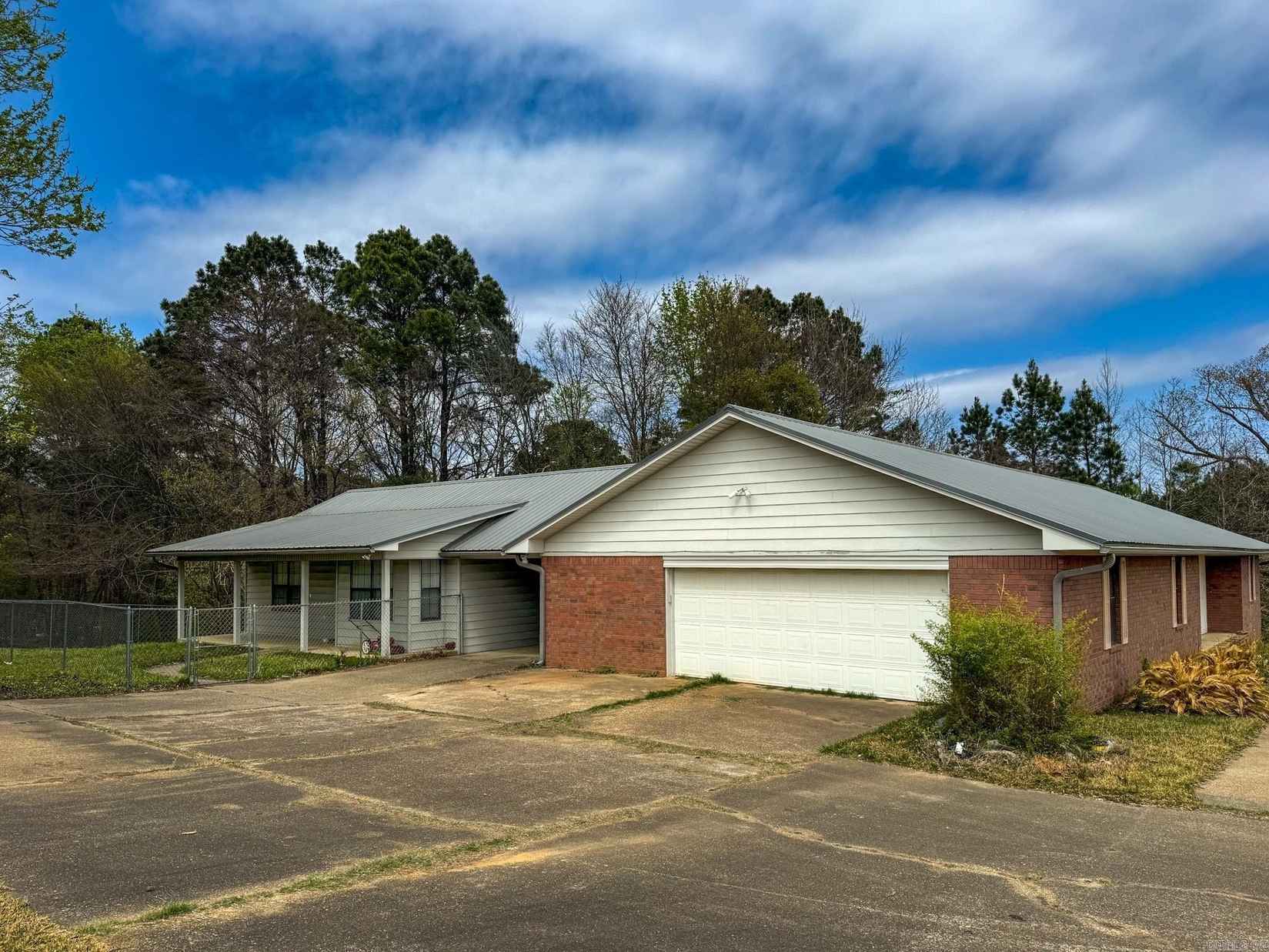 103 Twin Oaks Dr  