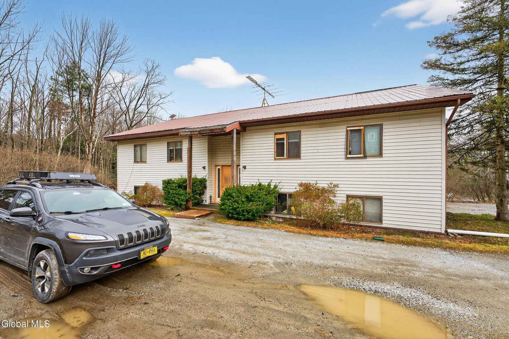 1022 State Rte 43  