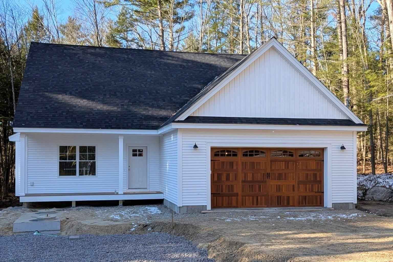 23 Bessie Leavitt Ln  