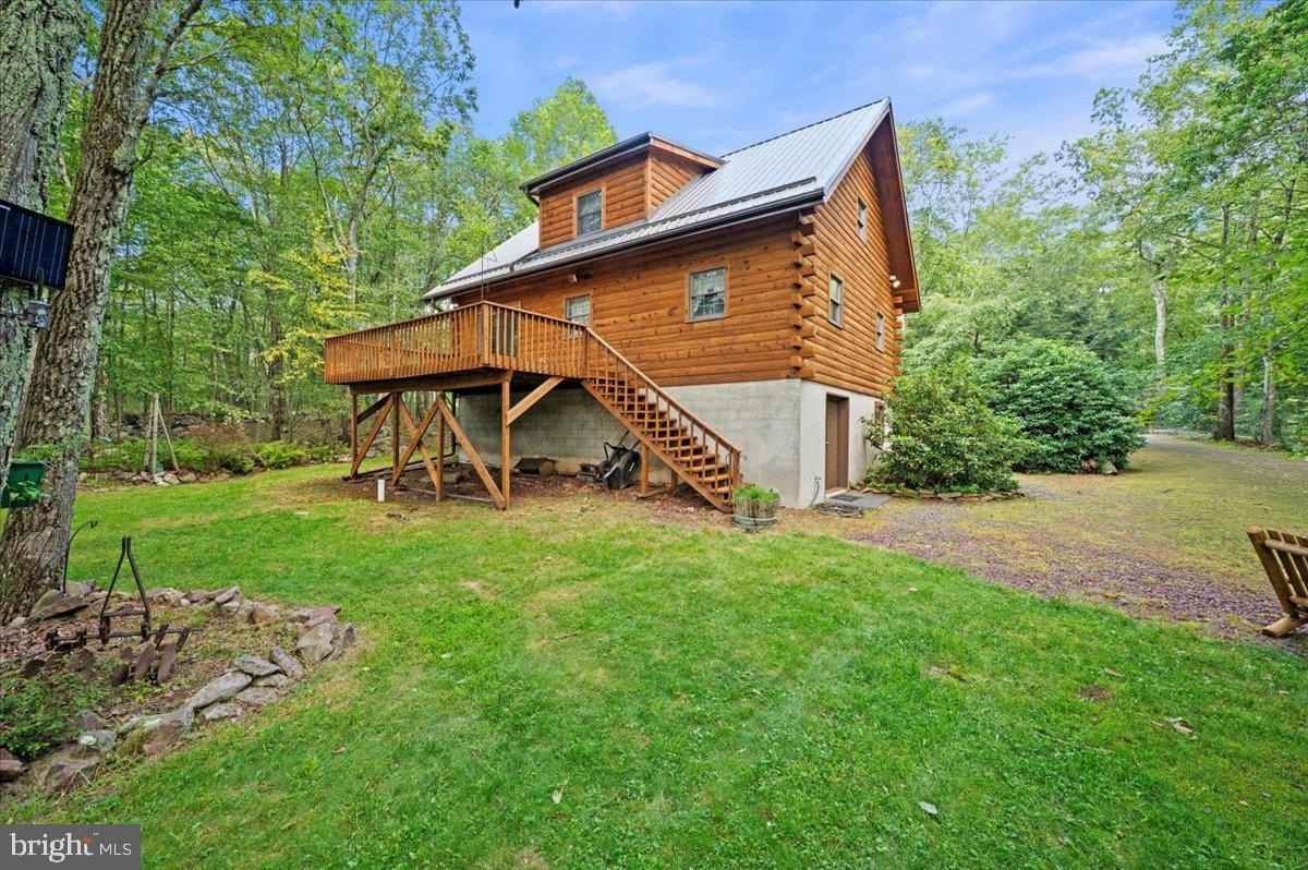 15 LOCUST Dr  