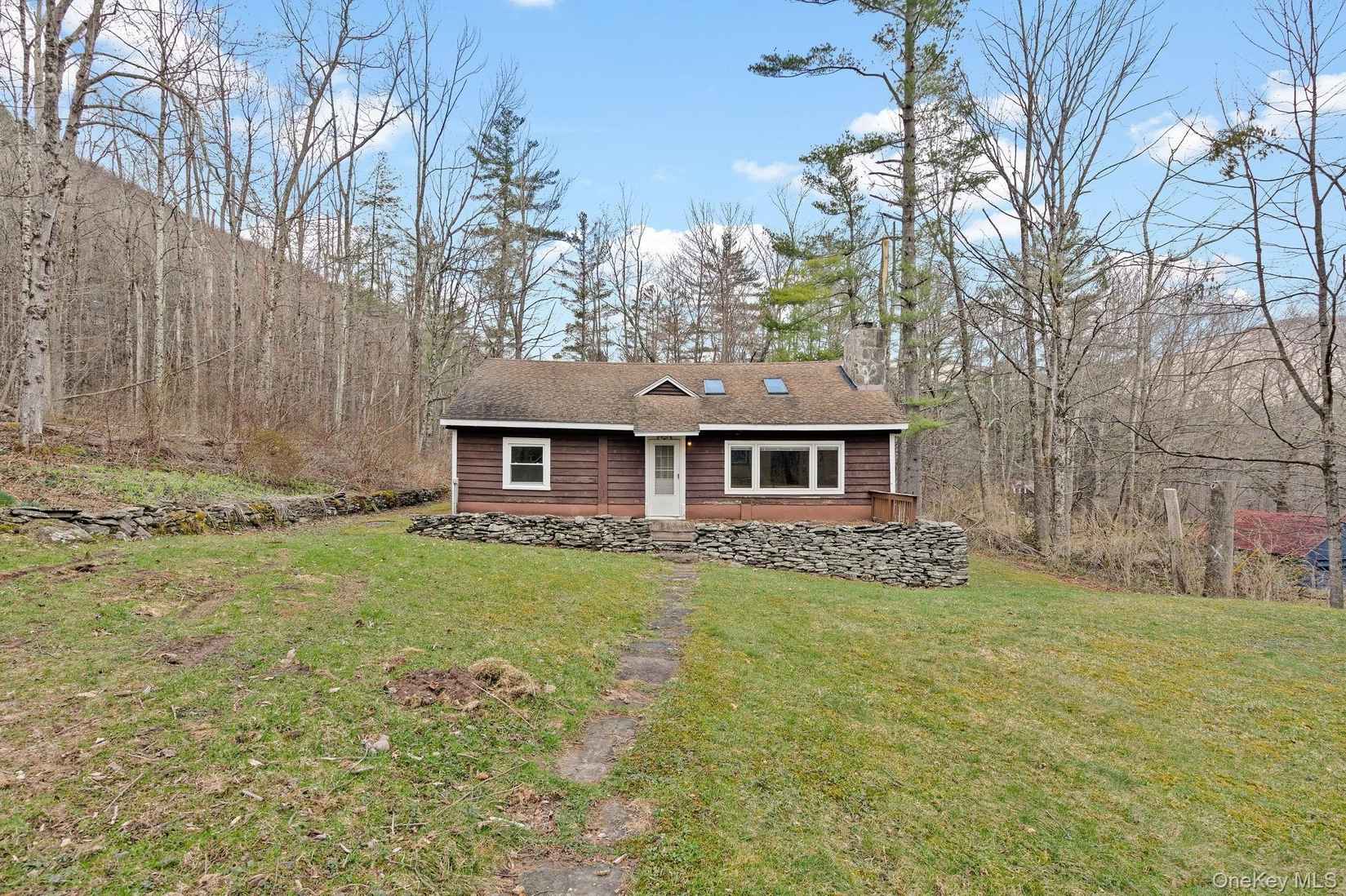 122 Golf Course Rd  
