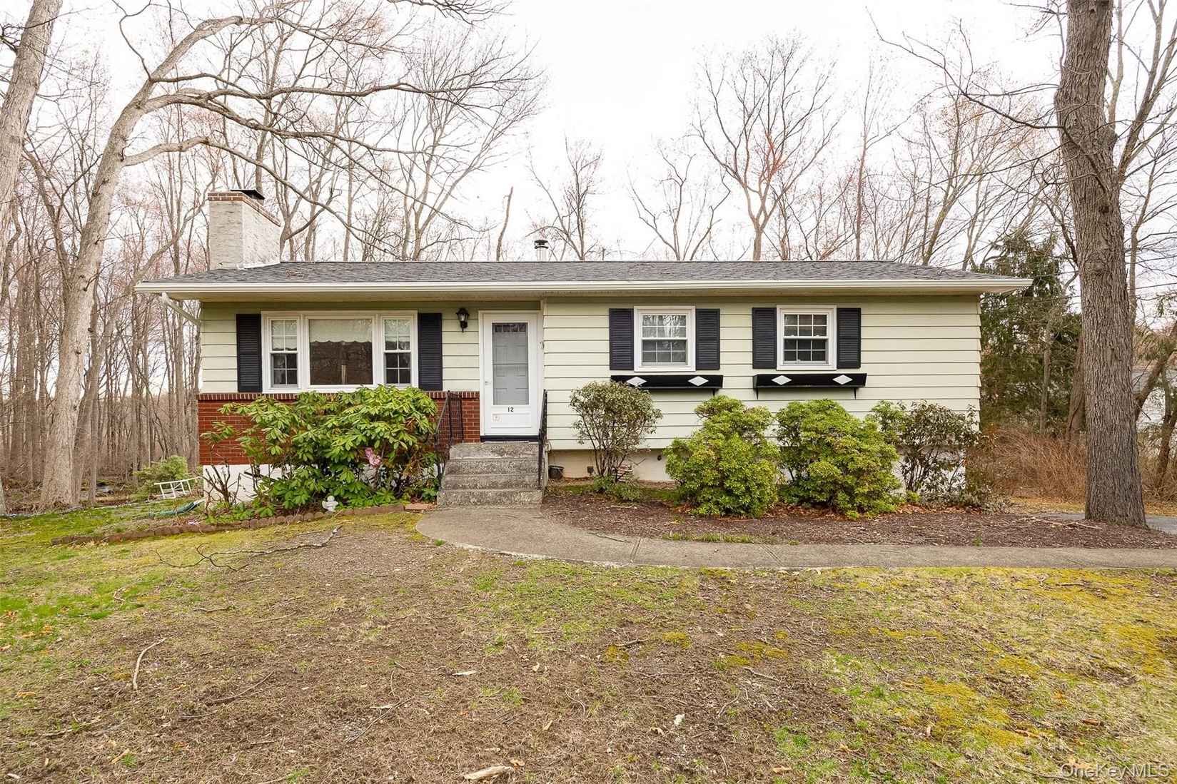 12 Julie Dr  