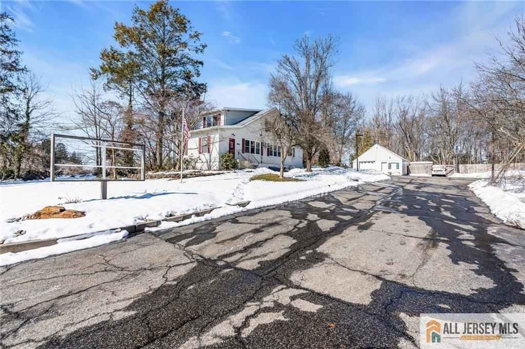3960 Hwy 516  