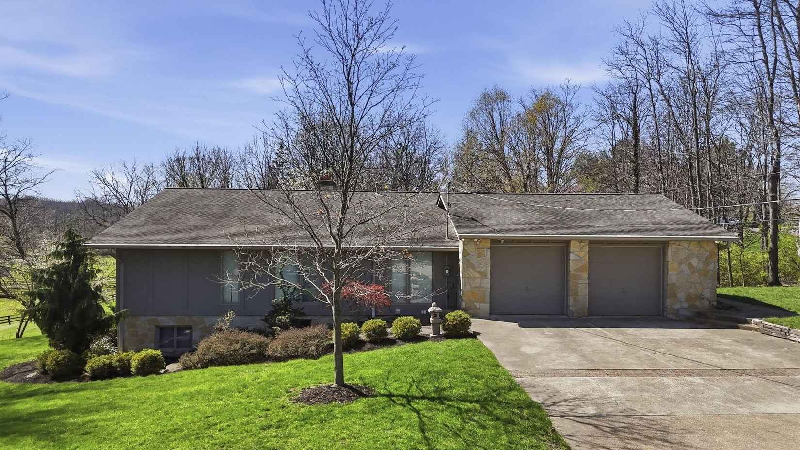 1050 S Sunbury Rd  