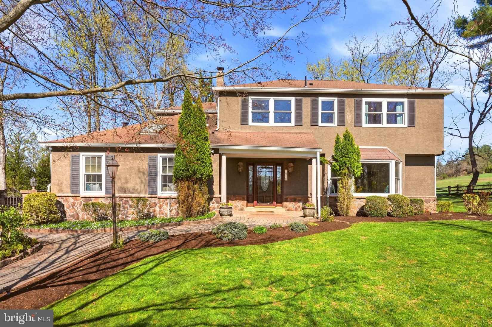 916 General Howe Dr  