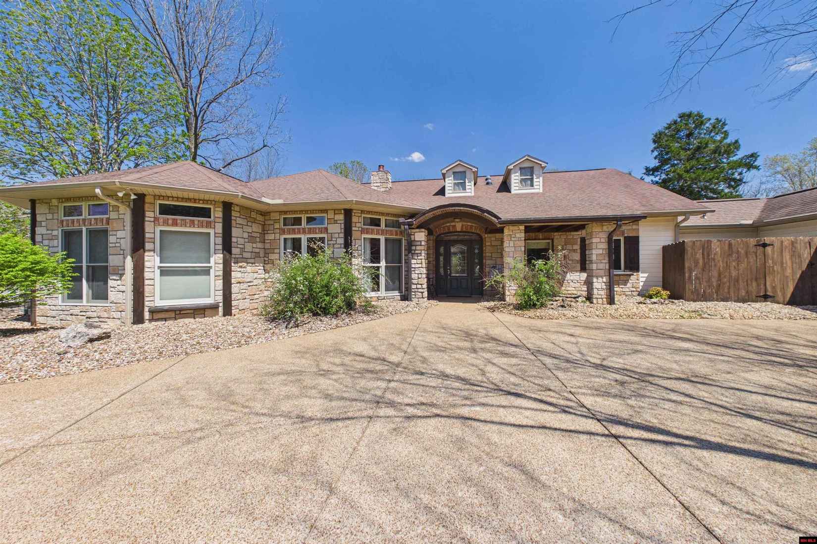 41 LINDEMANN Ln  