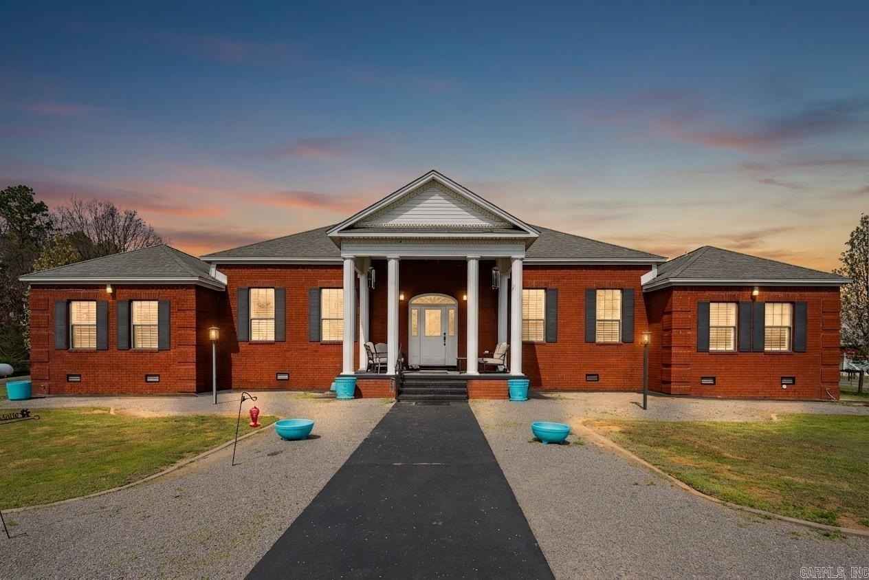 17 Ozark Dr  