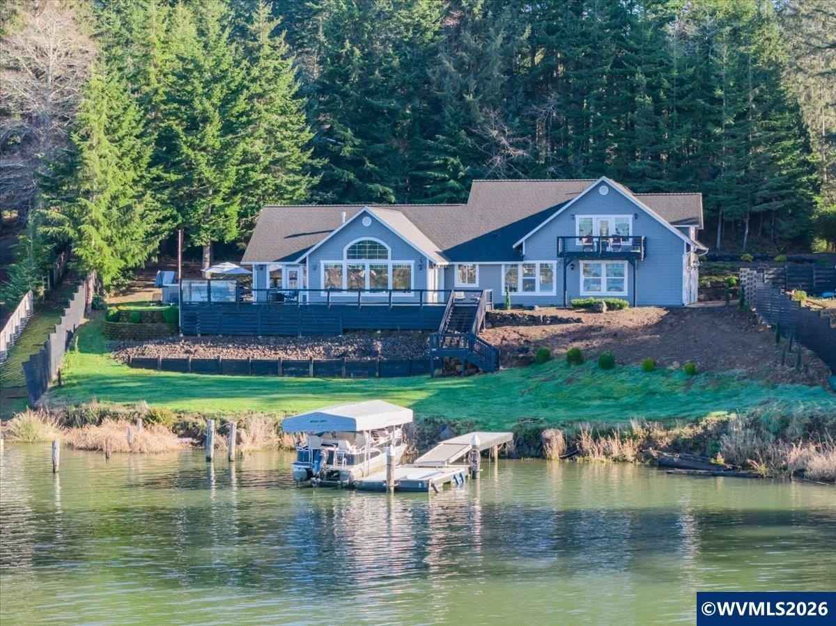 2095 NE East Devils Lk Rd  