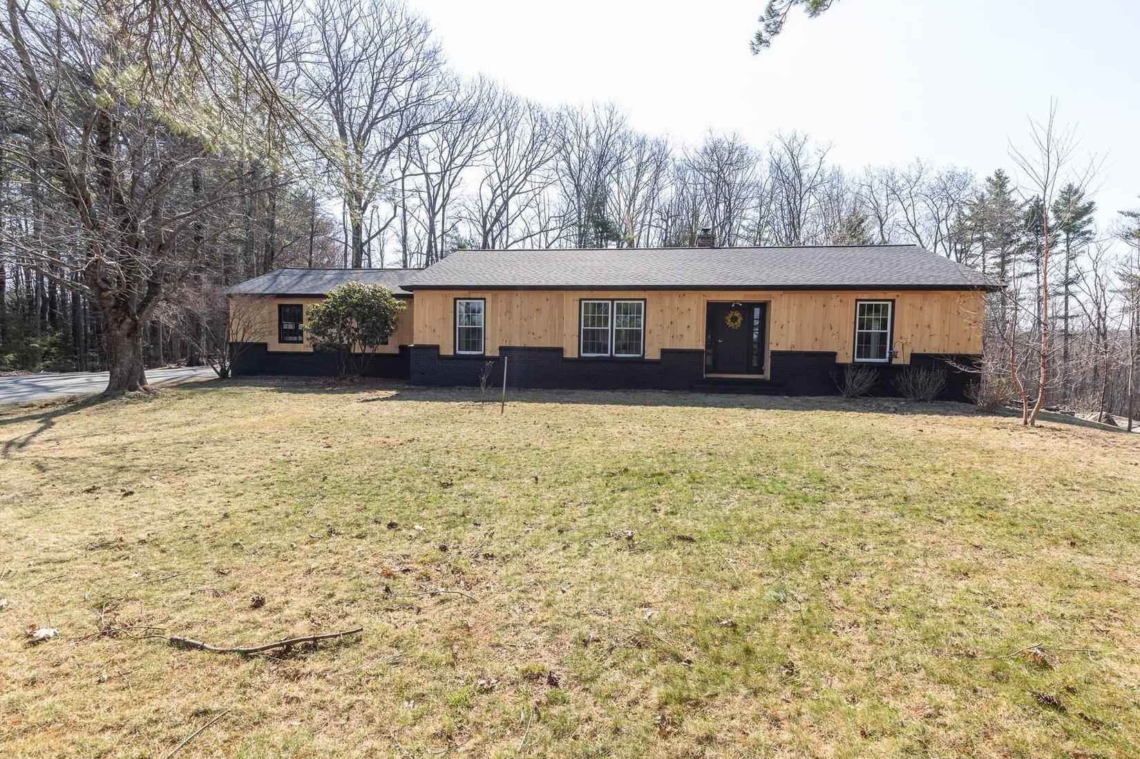 1322 Main St  