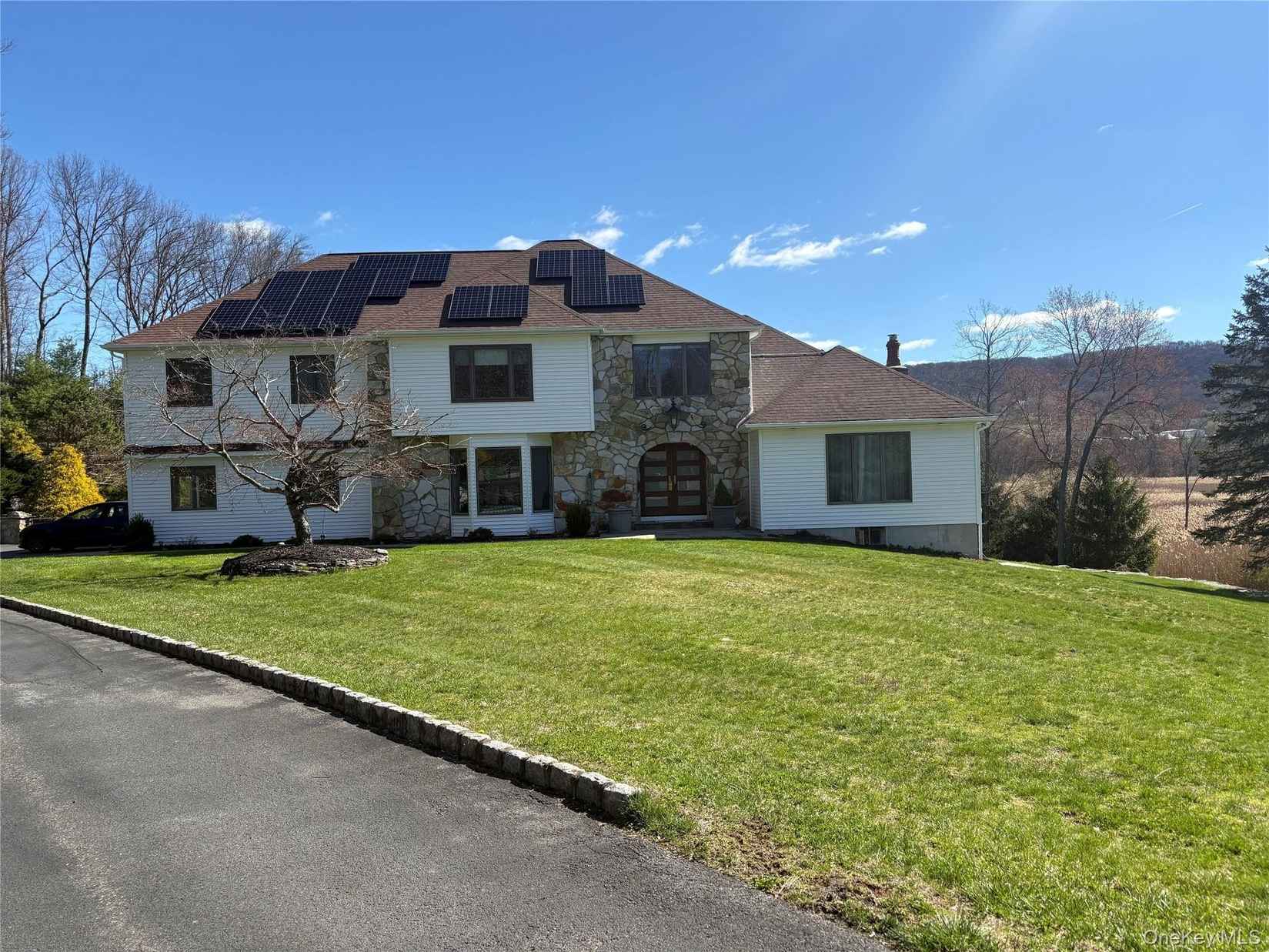 32 Pearce Dr  