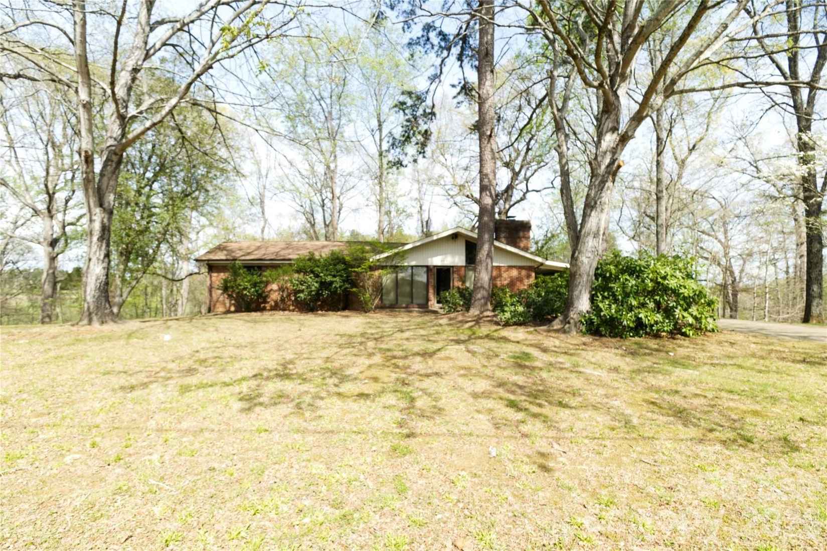 2042 Robinson Rd  