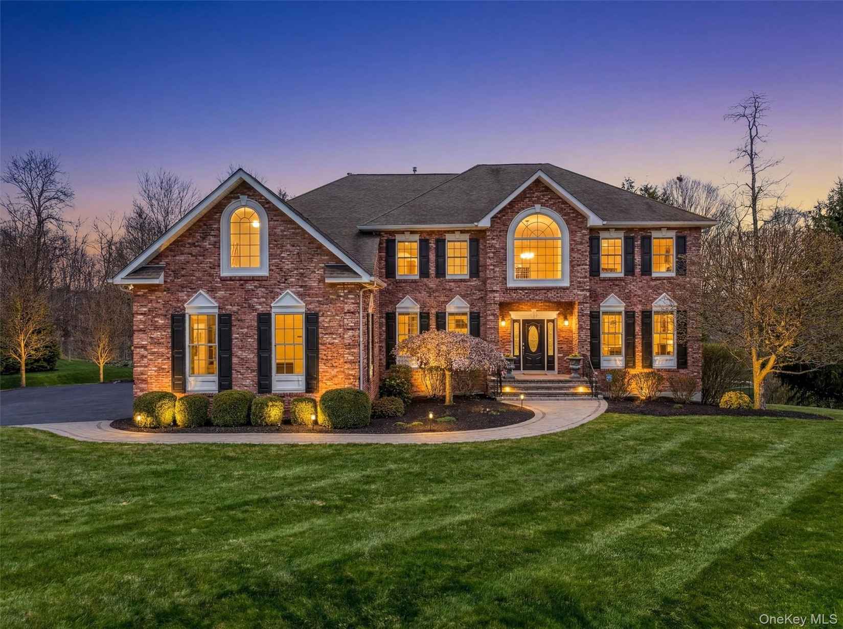 196 Country Club Rd  