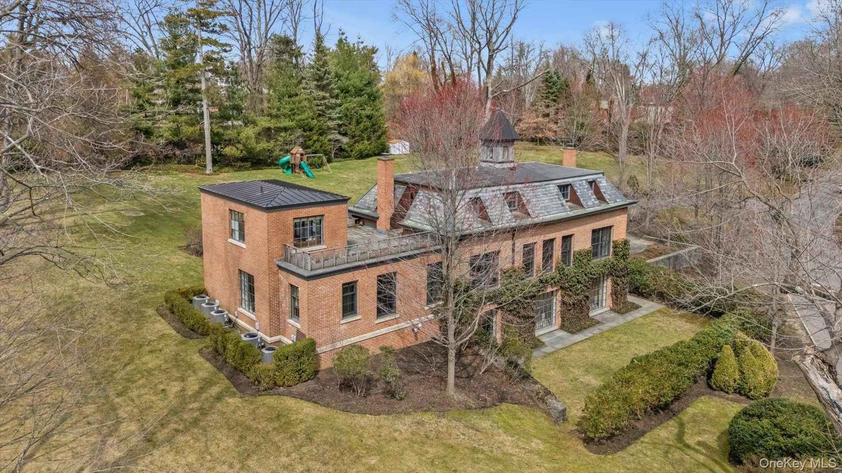 217 Sands Pt Rd  