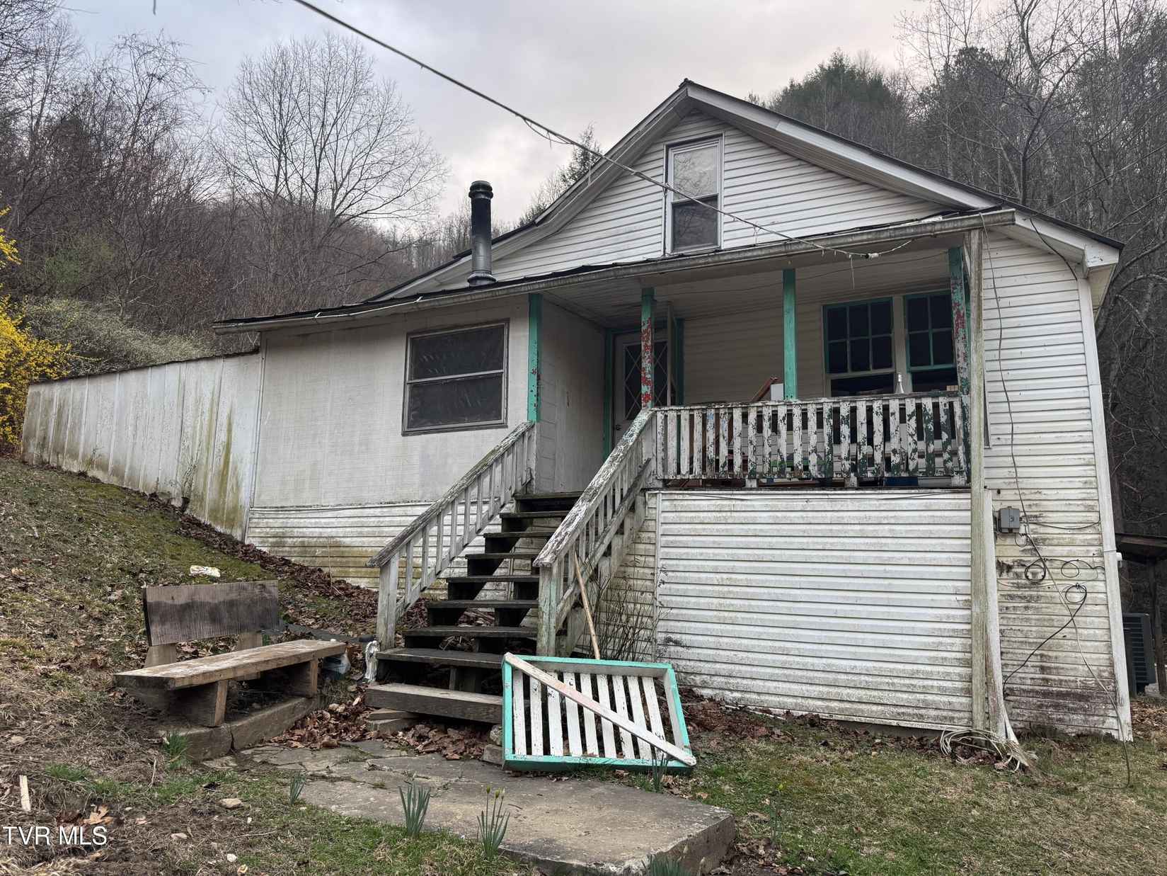 195 Hanging Tree Rd  