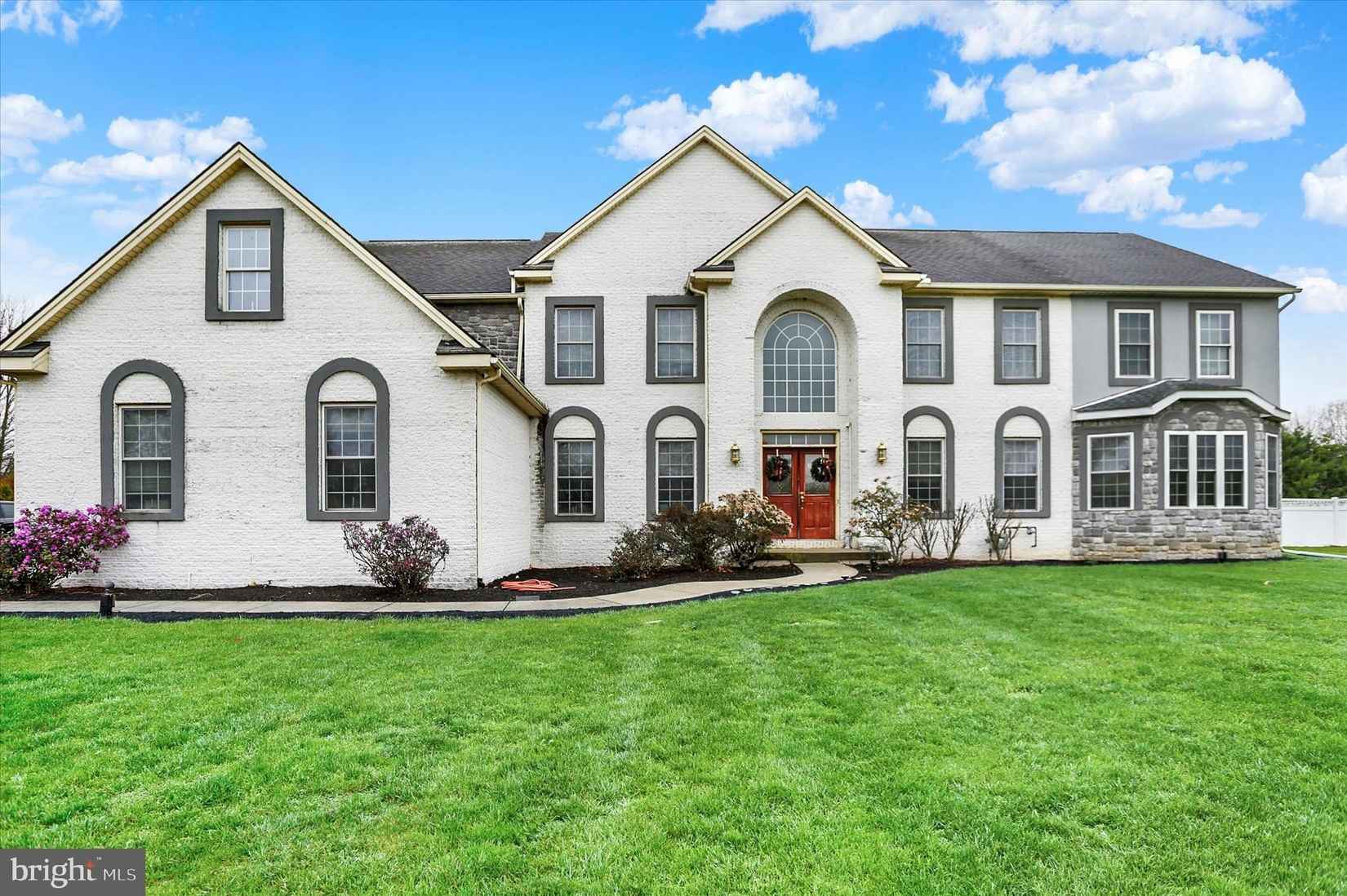 567 LUCINDA Ln  