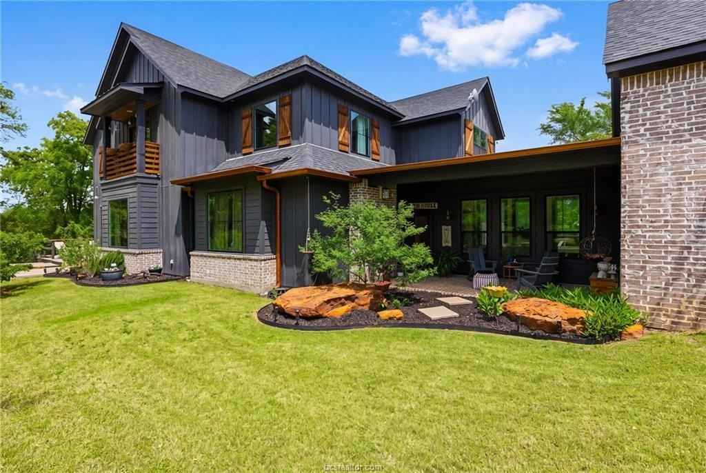 215 Woodforest Ln  