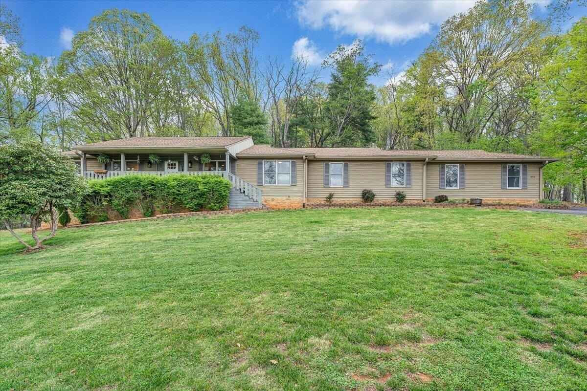 856 Ridge Mountain Dr  