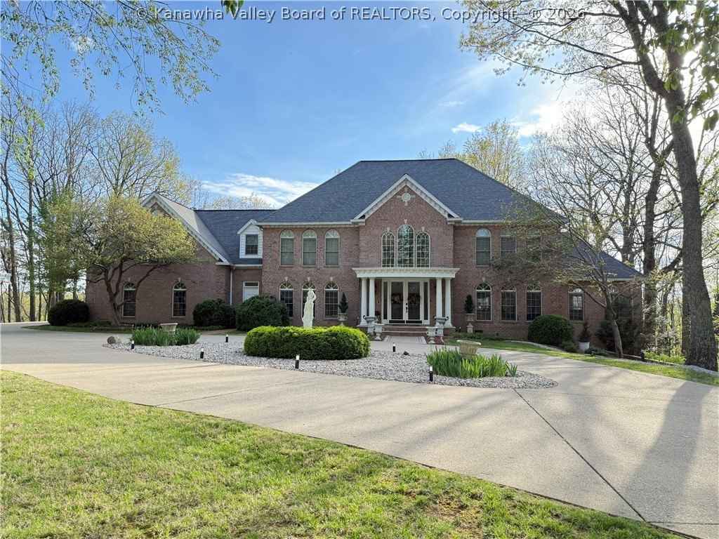 203 Quarry Ridge E Rd  