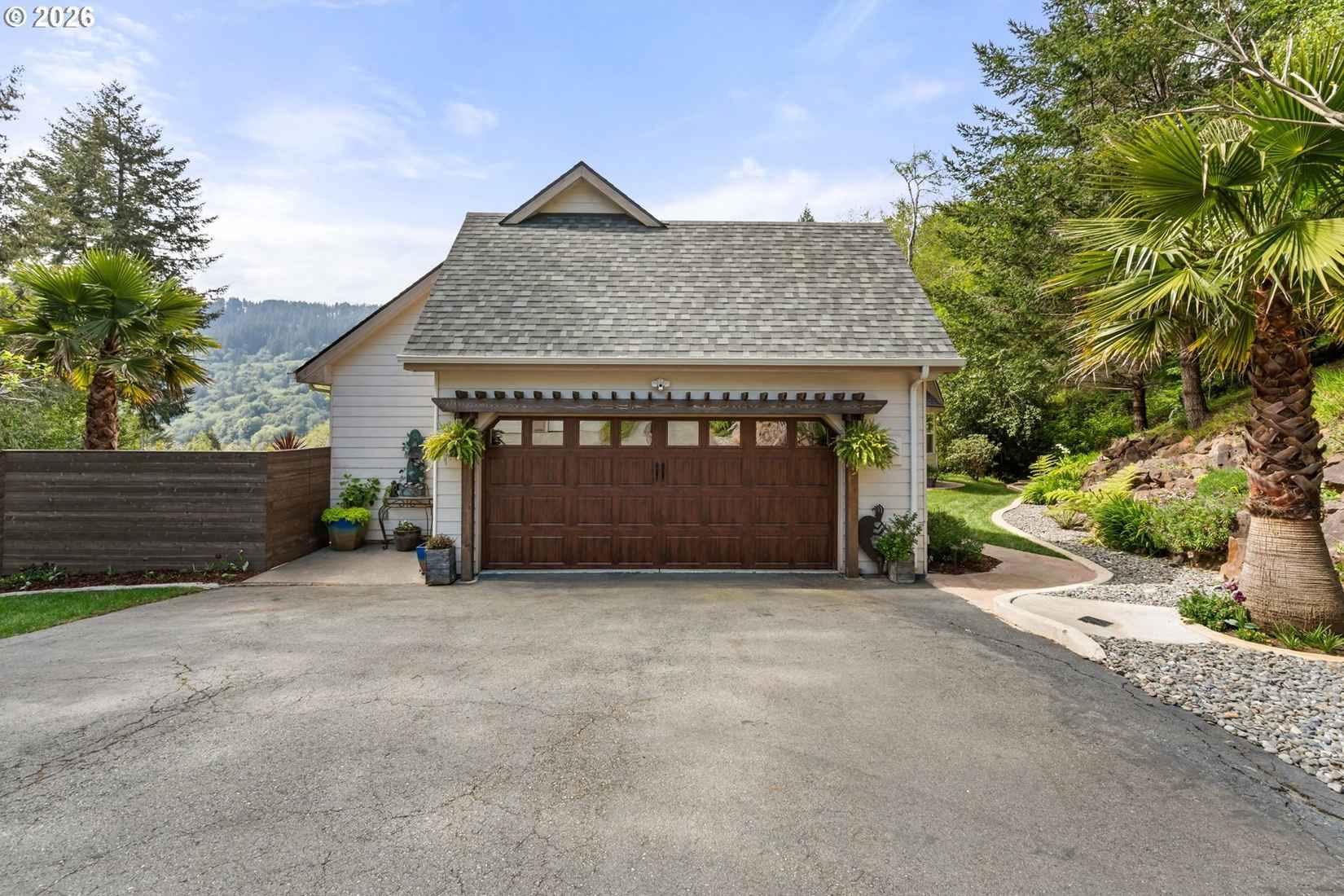 17146 Mountain Dr  