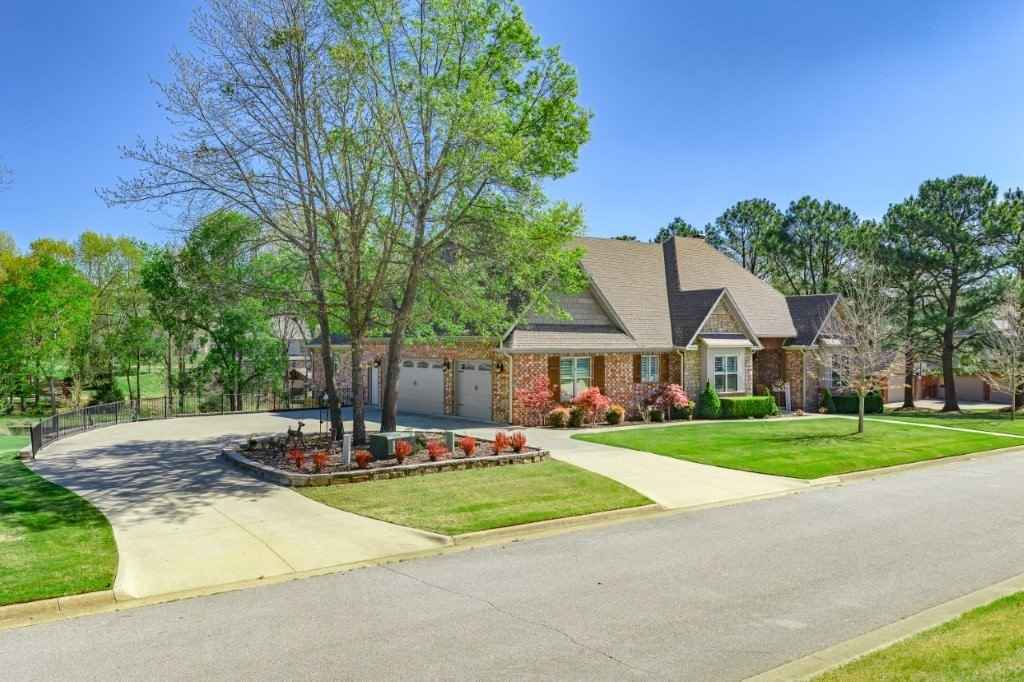 10016 Camelot Ln  