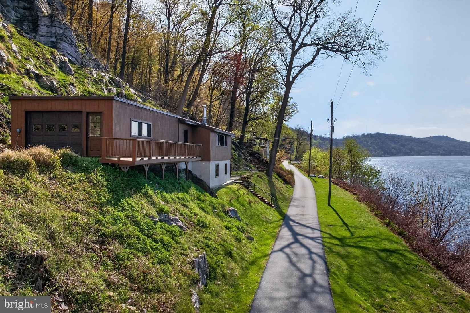 6710 RIVER Dr  