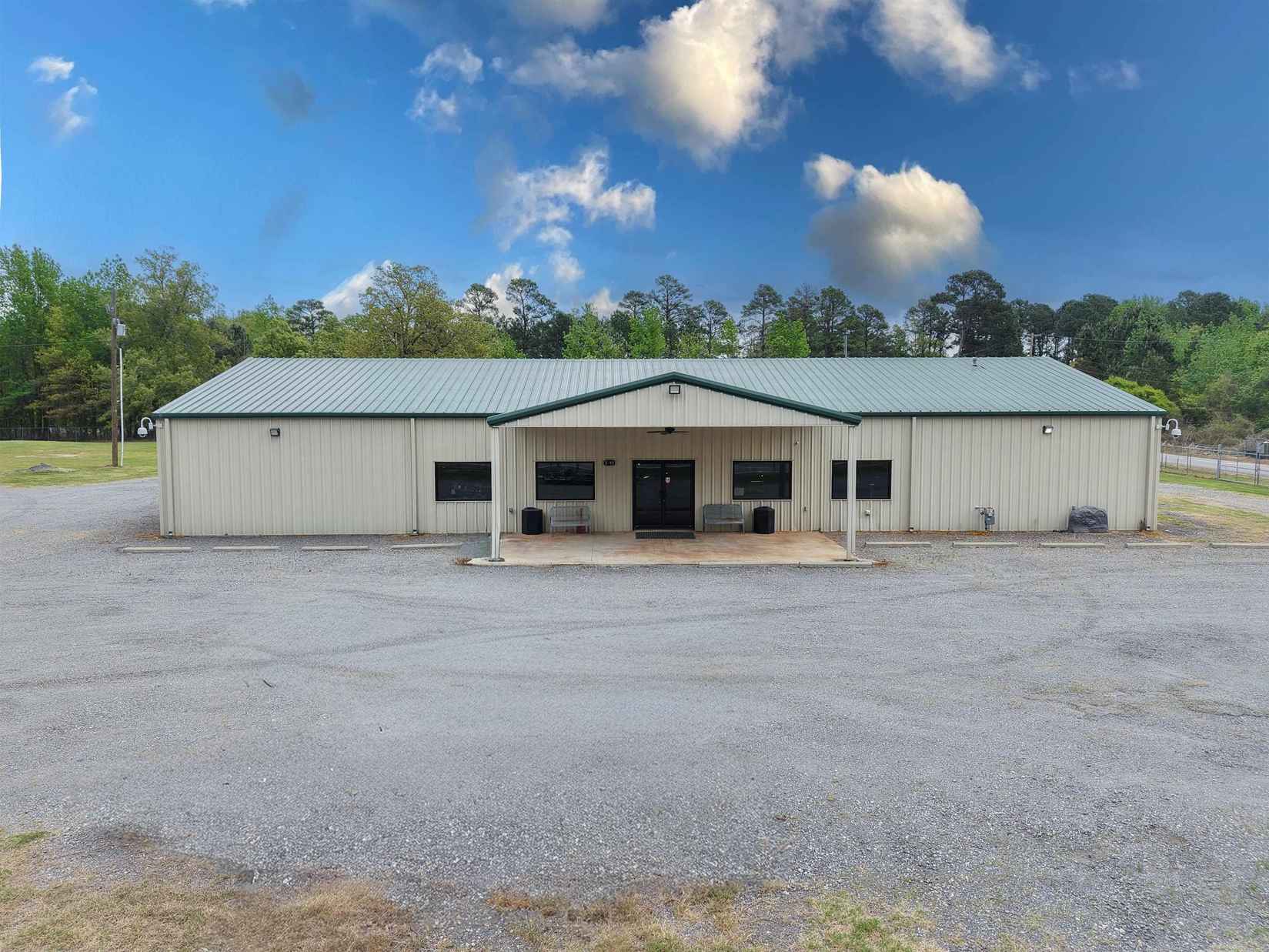 3891 Hwy 365  