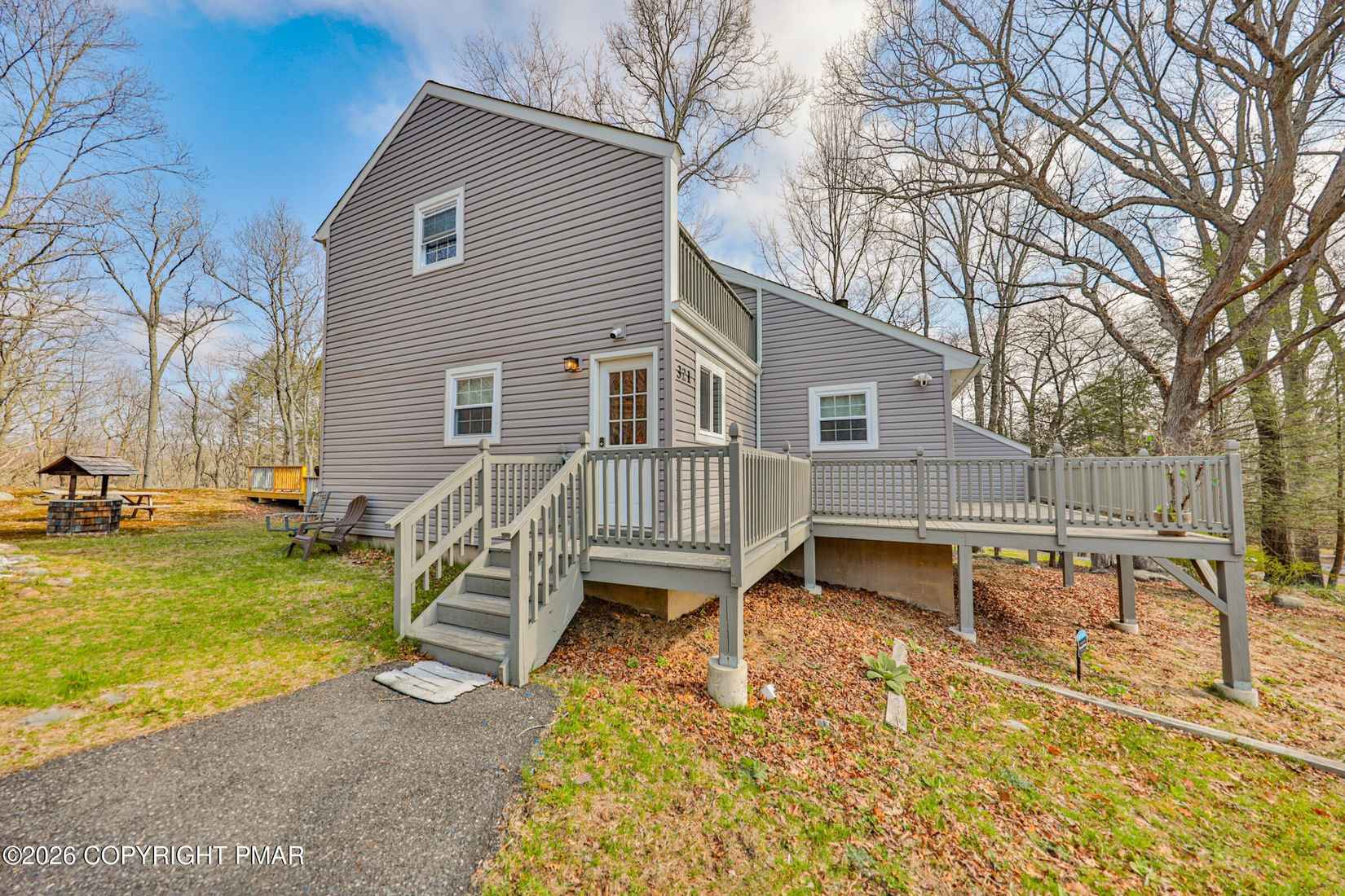 321 Clubhouse Dr  