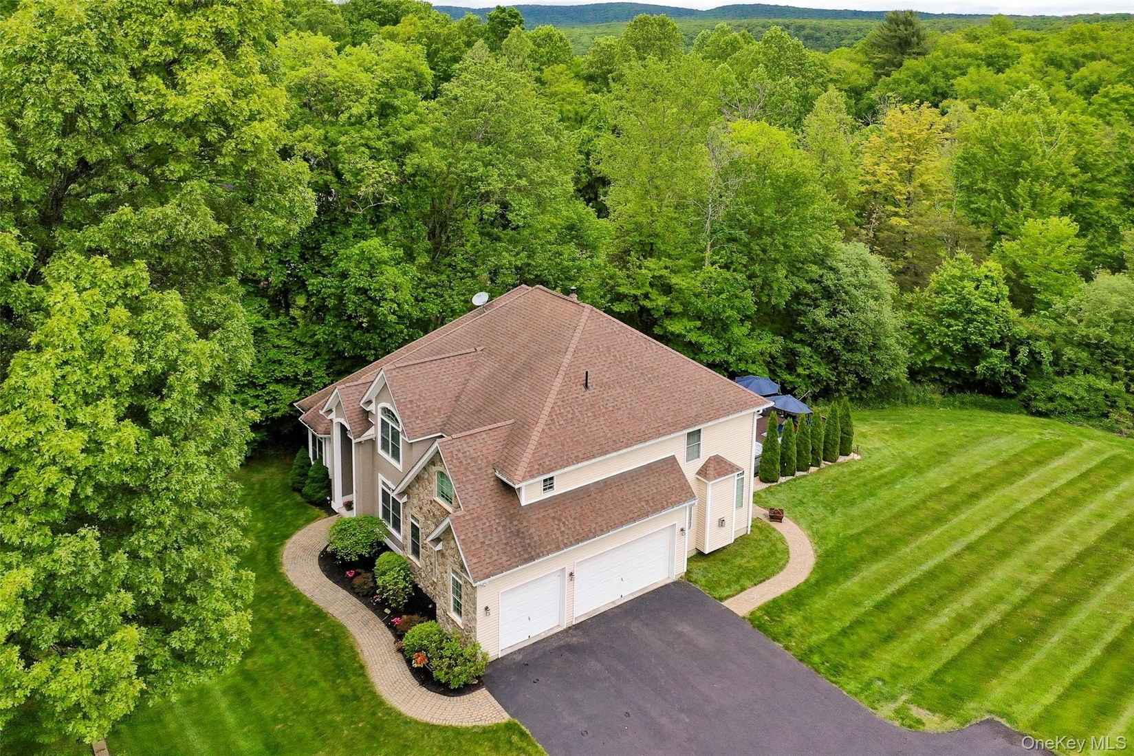 66 Carol Ln  